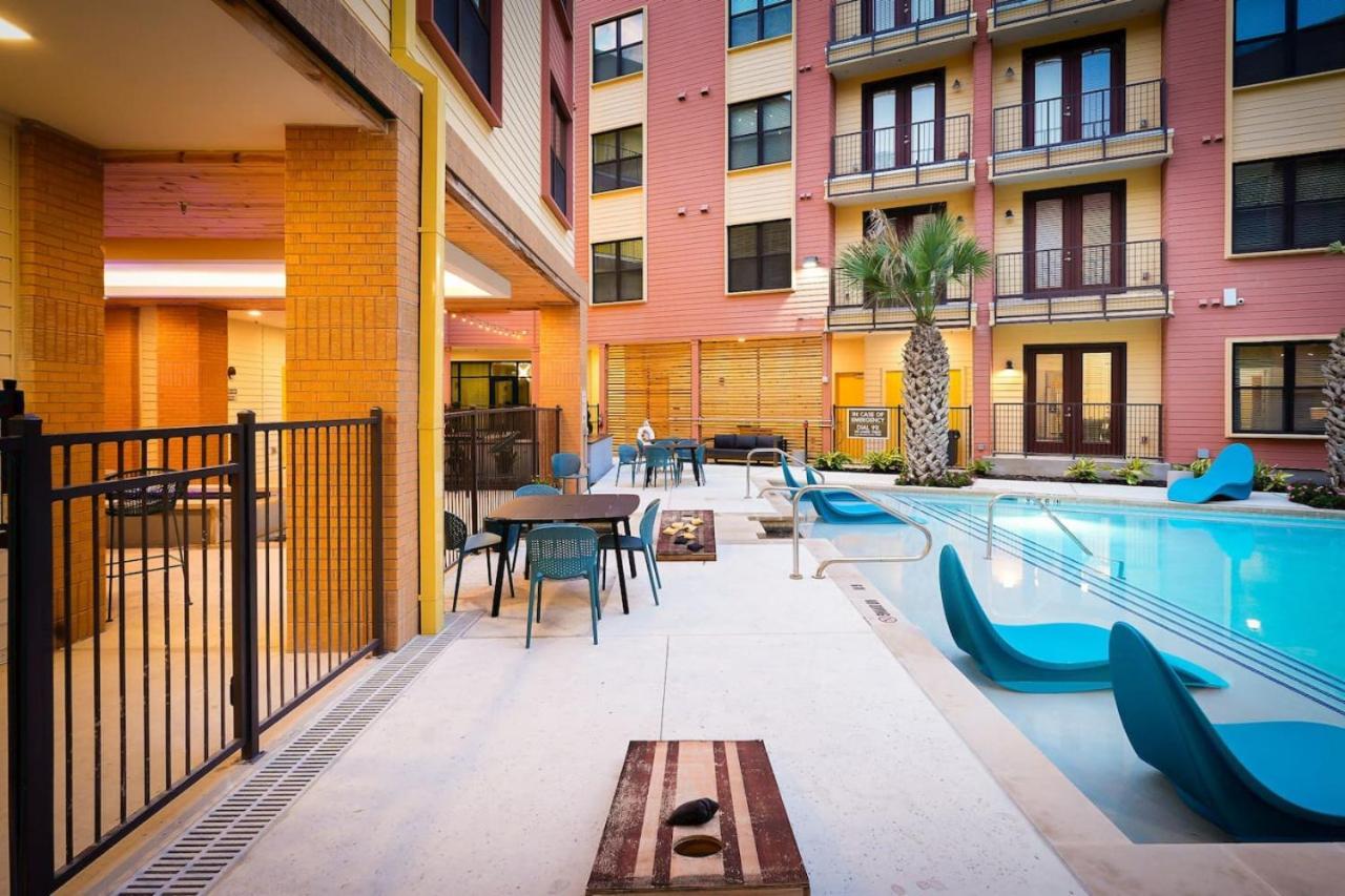 Modern 2br-w Prkng, Near Rvrwalk, Dome & Conv Ctr Apartment *