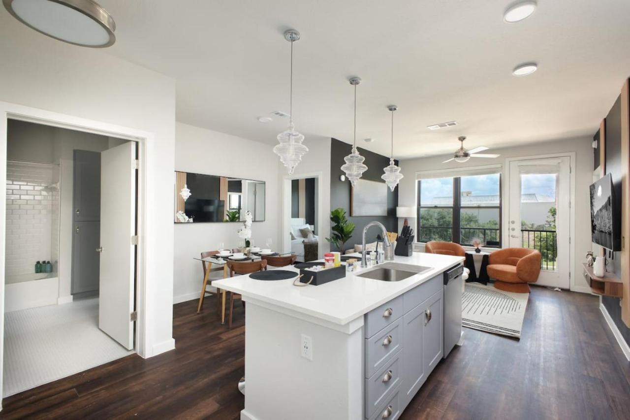 Modern 2br-w Prkng, Near Rvrwalk, Dome & Conv Ctr Apartment San Antonio