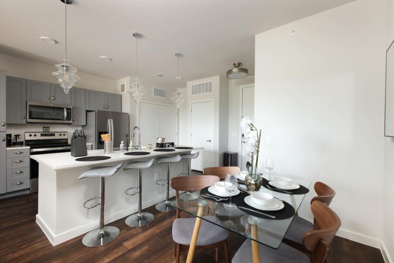 Apartment Modern 2br-w Prkng, Near Rvrwalk, Dome & Conv Ctr